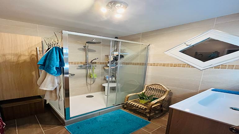 Salle de bain rénovée  3angle 3